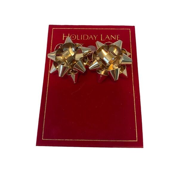 Gold Toned Bow Post Earrings. Perfect stocking stuffer! - Picture 5 of 6